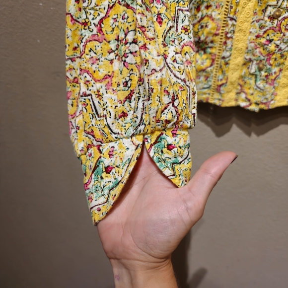 Pilcro Pintuck Peasant Blouse Patterned Size Medium - Picture 6 of 7